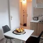 Apartment Aida *